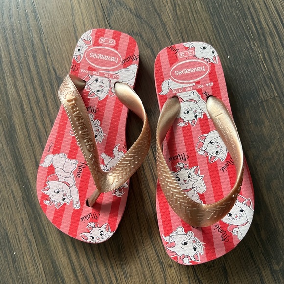 5/$20 lightly used flip-flops for kids in excellent condition - Picture 2 of 4